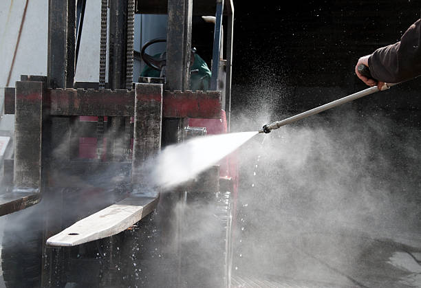 Why Choose Our Certified Pressure Washing Experts for Your Project Needs in Jonesboro, IL?